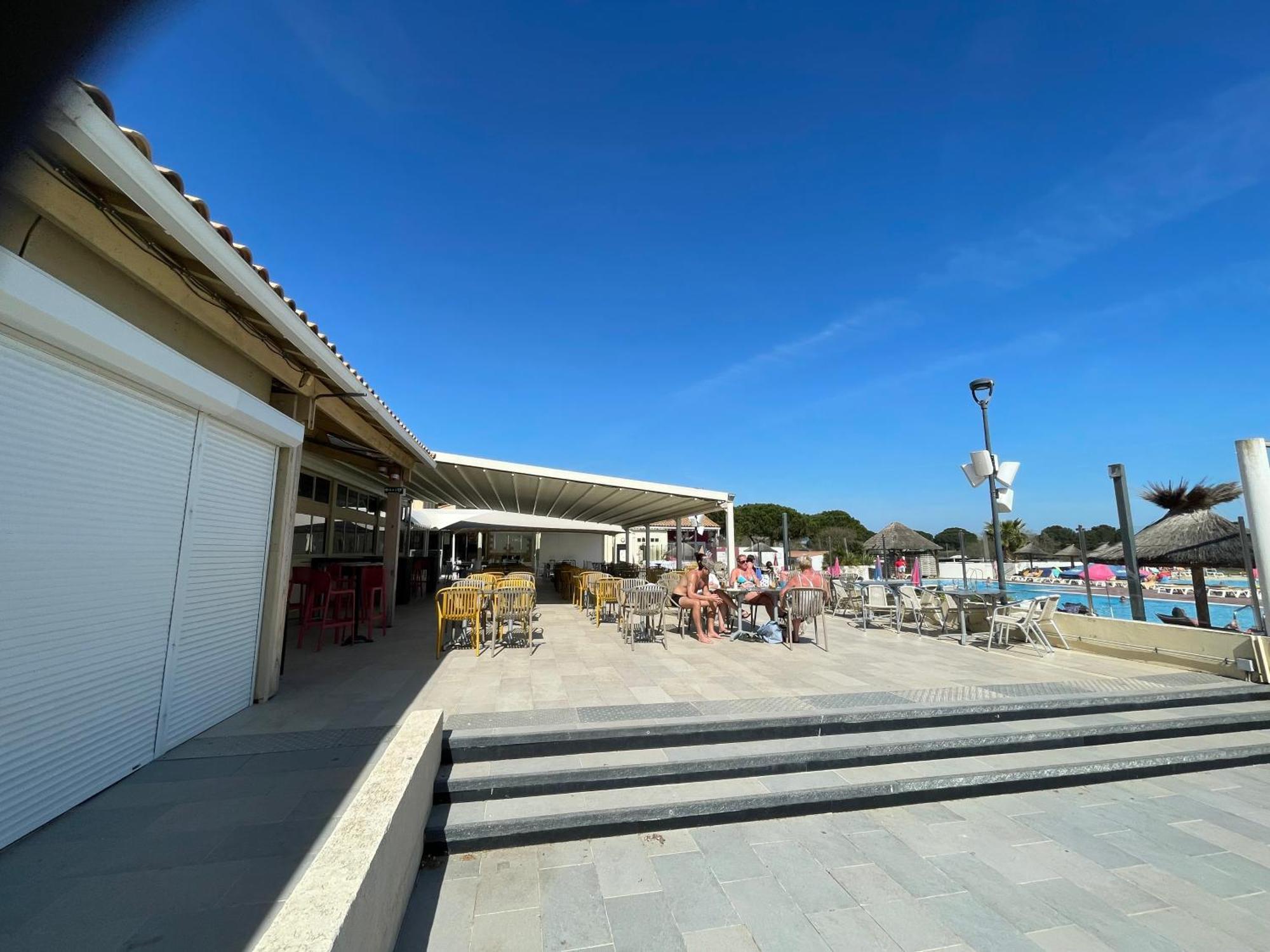 Mobil 55 -8 Personnes Campsite Lattes