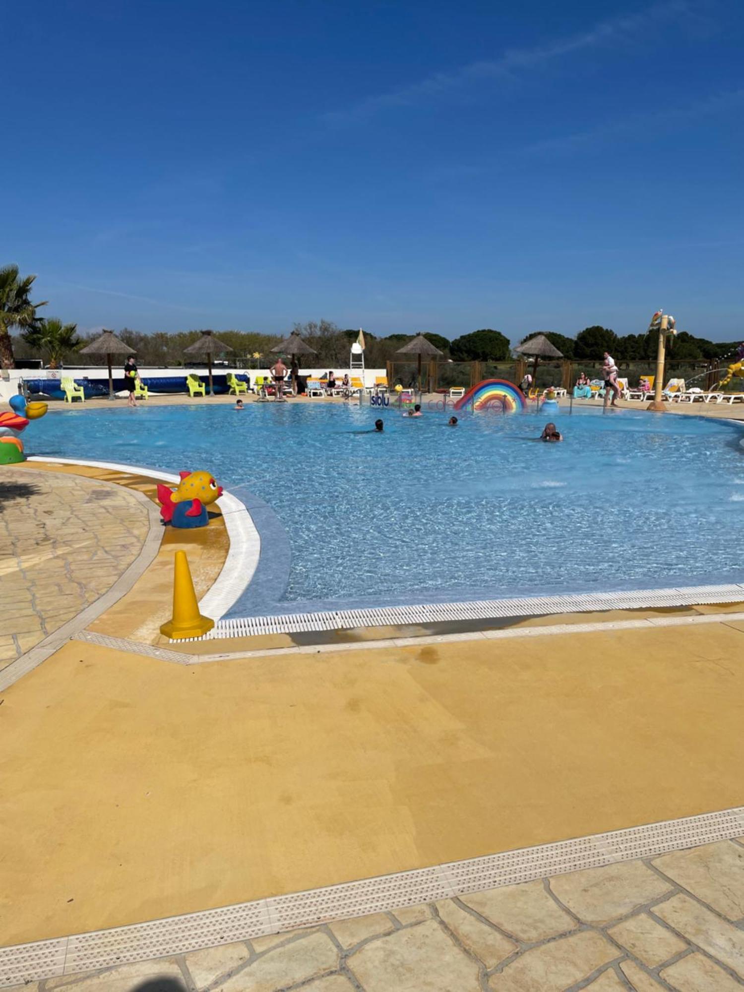 Mobil 55 -8 Personnes Camping Lattes